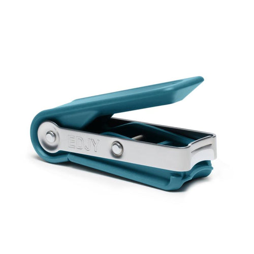 The Fingernail Cutter